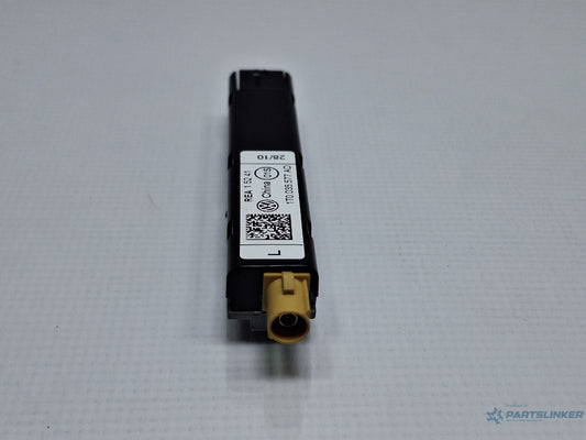 Amplificator antena stanga VOLKSWAGEN TOURAN 1T3 2010 - 2015 TDI CFHC 1T0035577AD