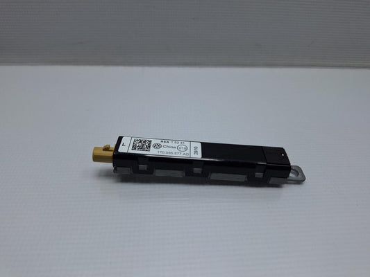 Amplificator antena stanga VOLKSWAGEN TOURAN 1T3 2010 - 2015 TDI CFHC 1T0035577AD