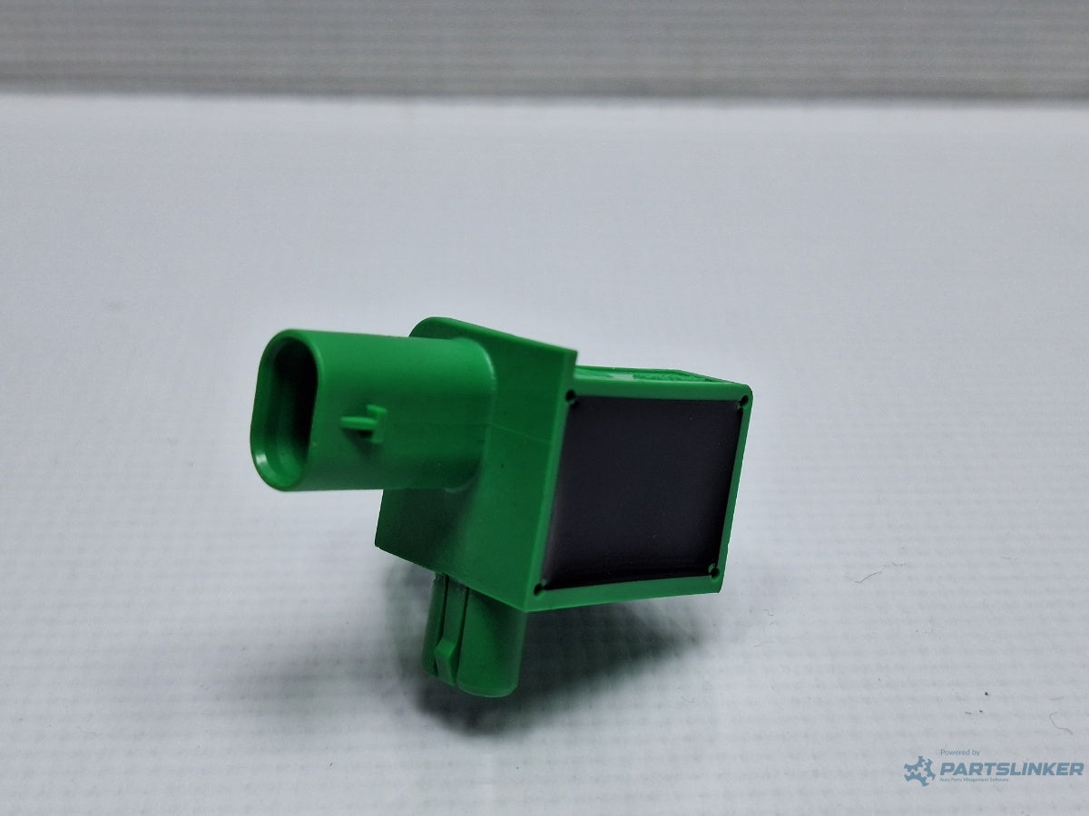 Senzor impact airbag VOLKSWAGEN TOURAN 1T3 2010 - 2015 TDI CFHC 5K0959351