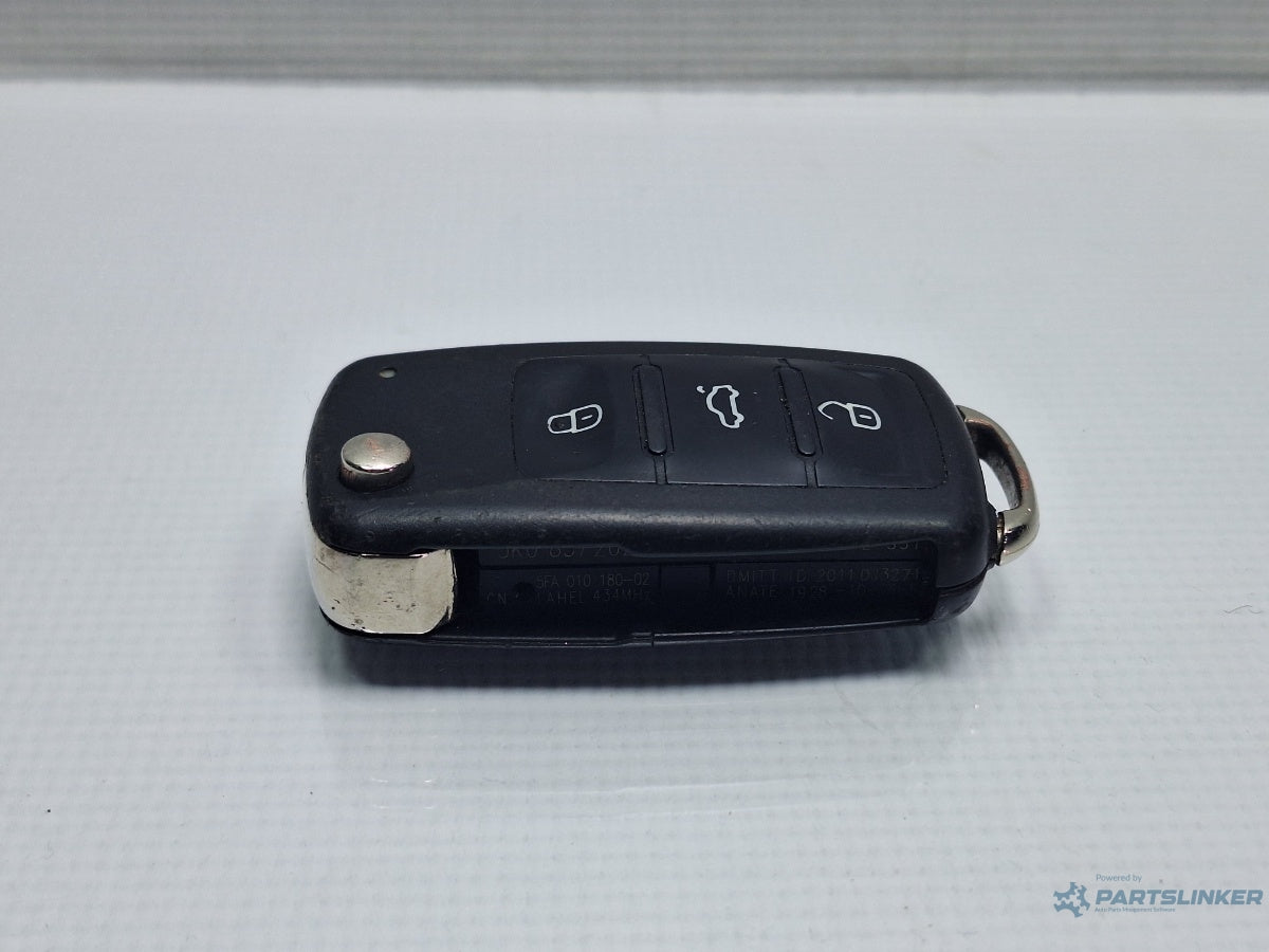 Telecomanda cheie VOLKSWAGEN TOURAN 1T3 2010 - 2015 TDI CFHC 5K0837202AD