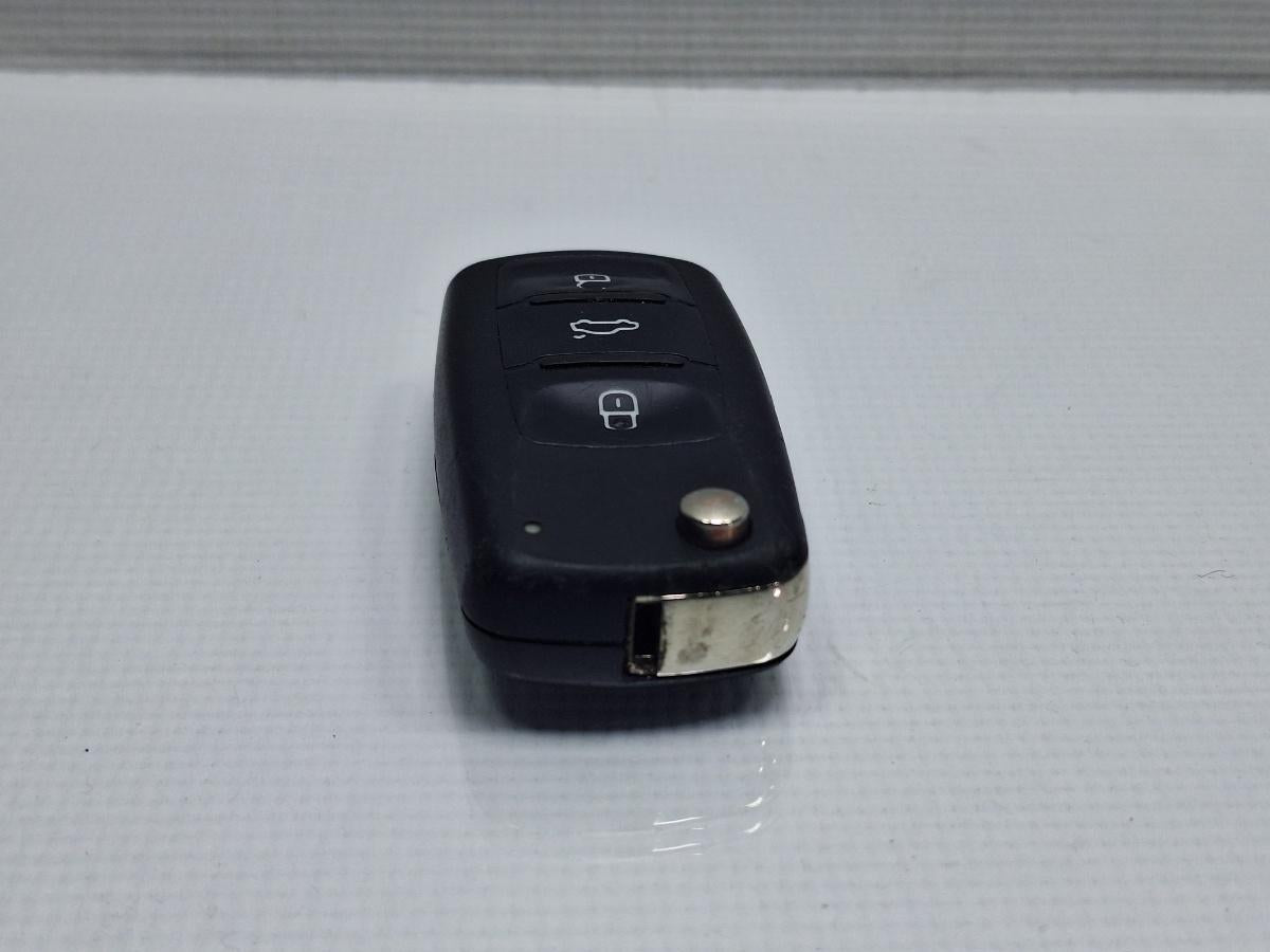 Cheie de contact VOLKSWAGEN TOURAN 1T3 2010 - 2015 TDI CFHC 5K0837202AD
