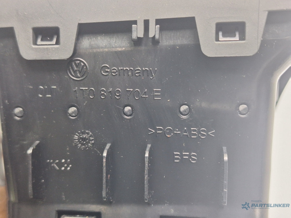 Grila ventilatie VOLKSWAGEN TOURAN 1T3 2010 - 2015 TDI CFHC 1T0002909 , 1T0819704E