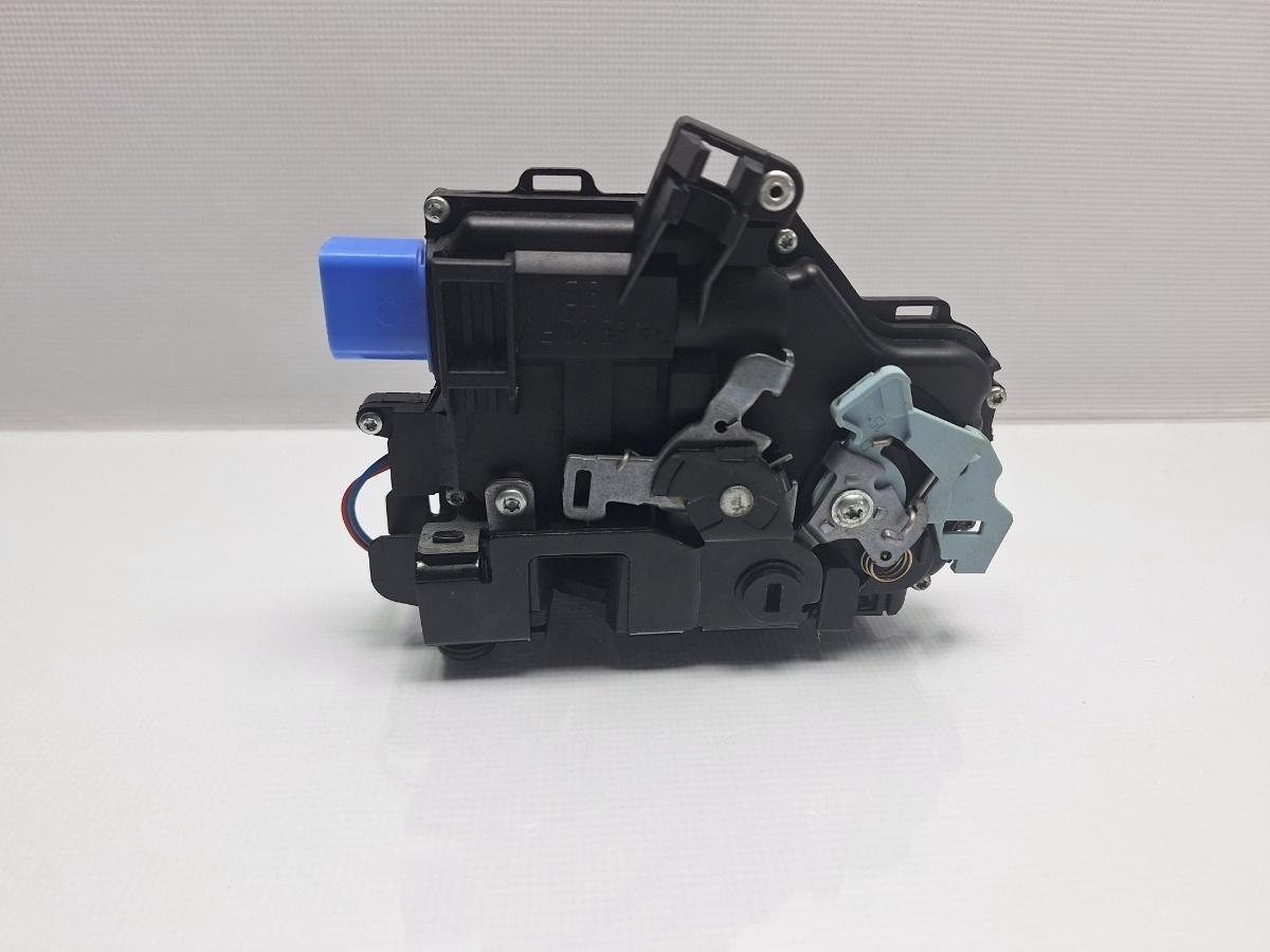 Broasca usa dreapta spate VOLKSWAGEN TOURAN 1T3 2010 - 2015 TDI CFHC 7L0839016H