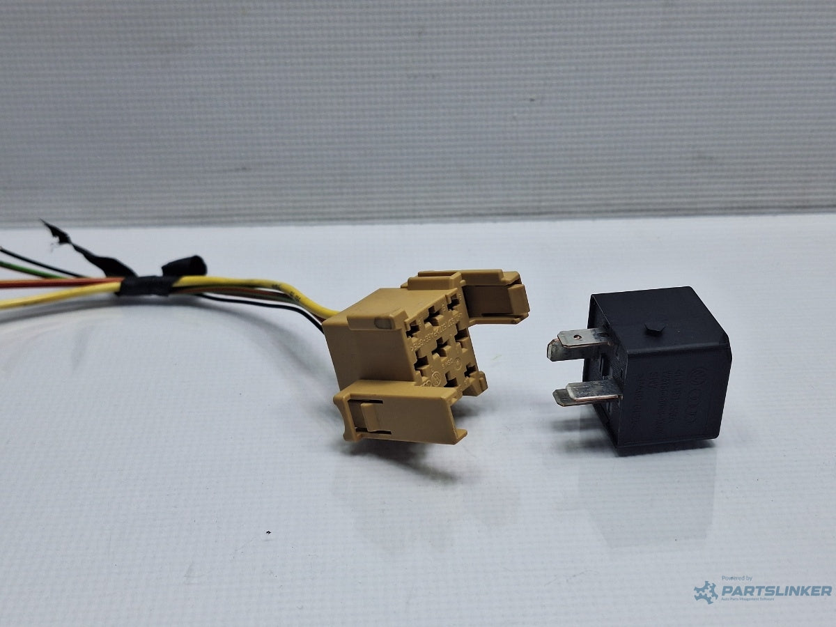 Releu 645 VOLKSWAGEN TOURAN 1T3 2010 - 2015 TDI CFHC 4H0951253A , 4H0937527