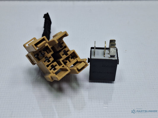 Releu 646 VOLKSWAGEN TOURAN 1T3 2010 - 2015 TDI CFHC 4H0937529, 4H0951253C