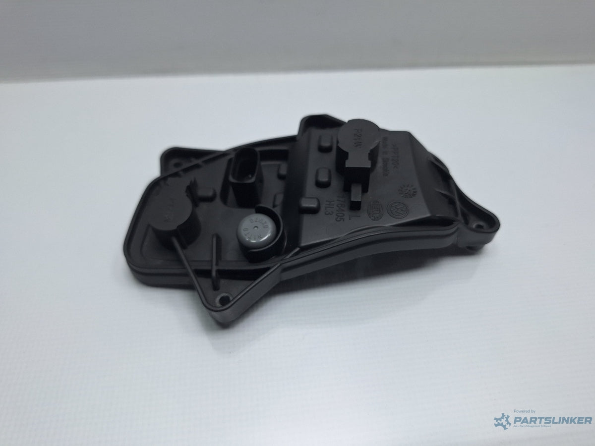 Soclu stop aripa stanga VOLKSWAGEN TOURAN 1T3 2010 - 2015 TDI CFHC HELLA 176405  1T0945257E