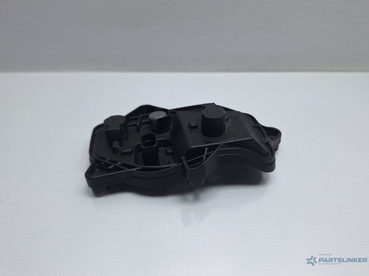 Soclu stop aripa dreapta VOLKSWAGEN TOURAN 1T3 2010 - 2015 TDI CFHC HELLA 176405 1T0945258E