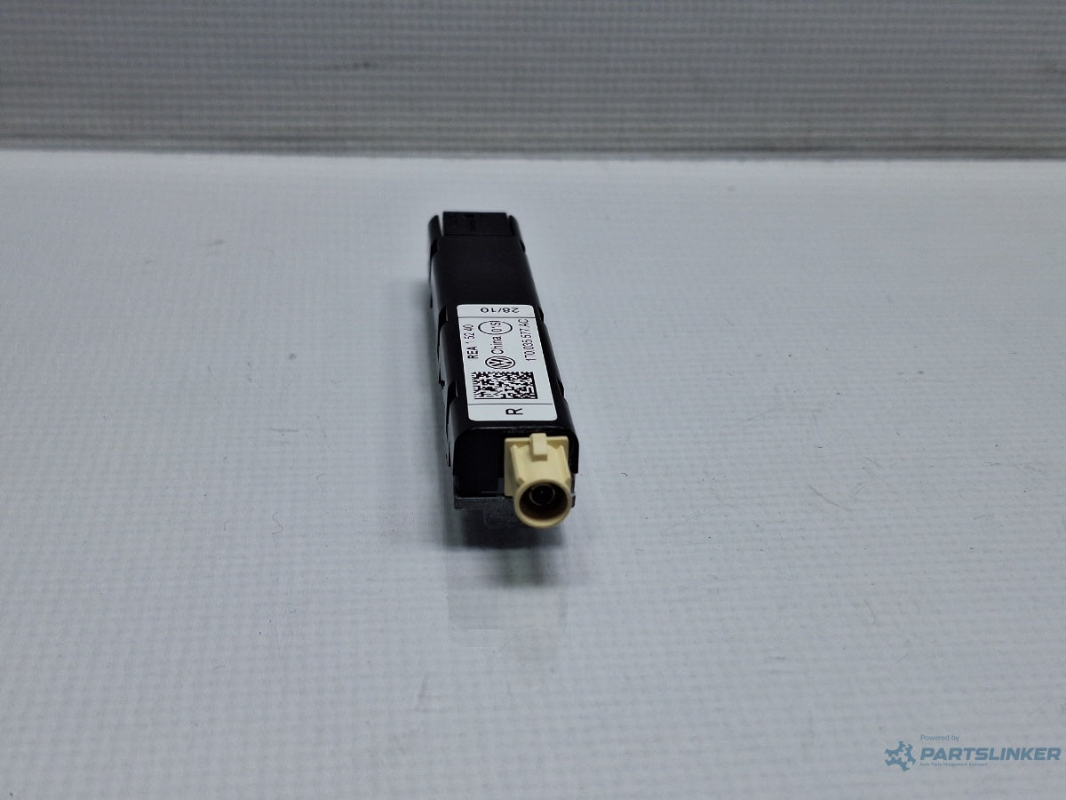 Amplificator antena dreapta VOLKSWAGEN TOURAN 1T3 2010 - 2015 TDI CFHC 1T0035577AC