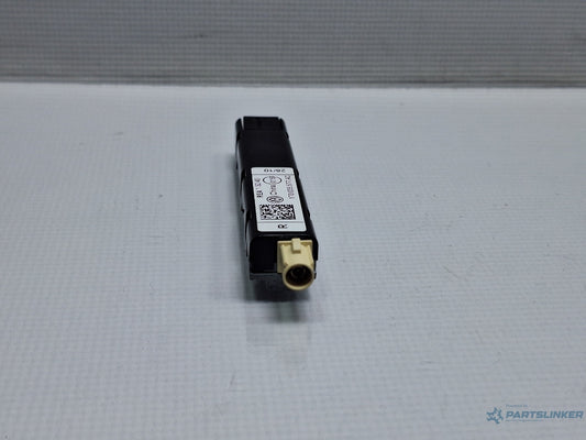 Amplificator antena dreapta VOLKSWAGEN TOURAN 1T3 2010 - 2015 TDI CFHC 1T0035577AC