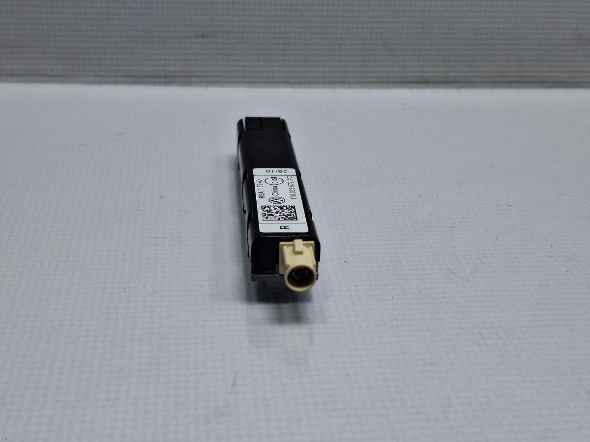 Amplificator antena dreapta VOLKSWAGEN TOURAN 1T3 2010 - 2015 TDI CFHC 1T0035577AC