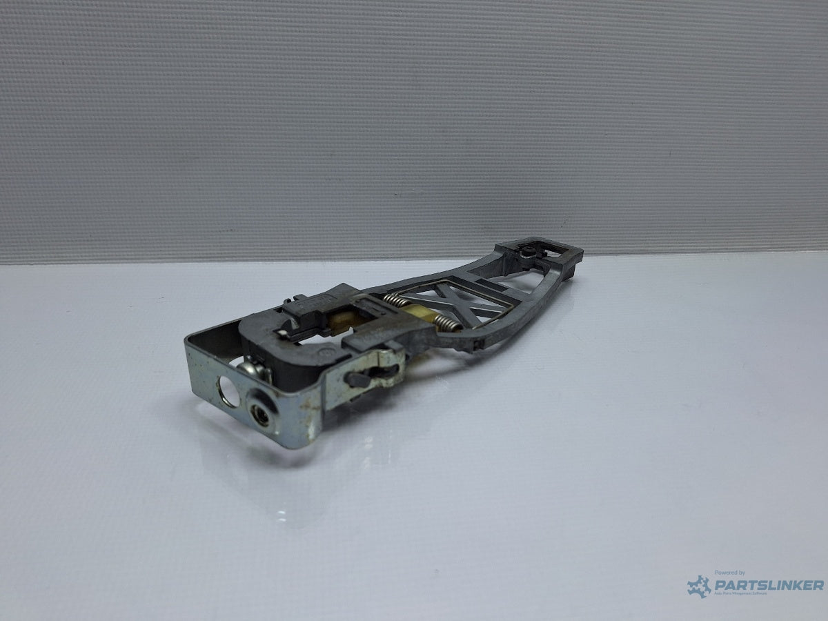 Suport maner exterior dreapta fata VOLKSWAGEN TOURAN 1T3 2010 - 2015 TDI CFHC 1T0837886B