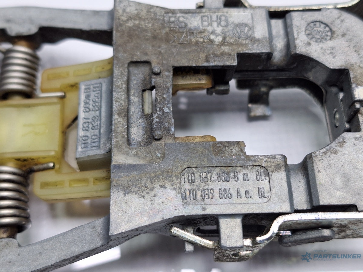 Suport maner exterior dreapta fata VOLKSWAGEN TOURAN 1T3 2010 - 2015 TDI CFHC 1T0837886B