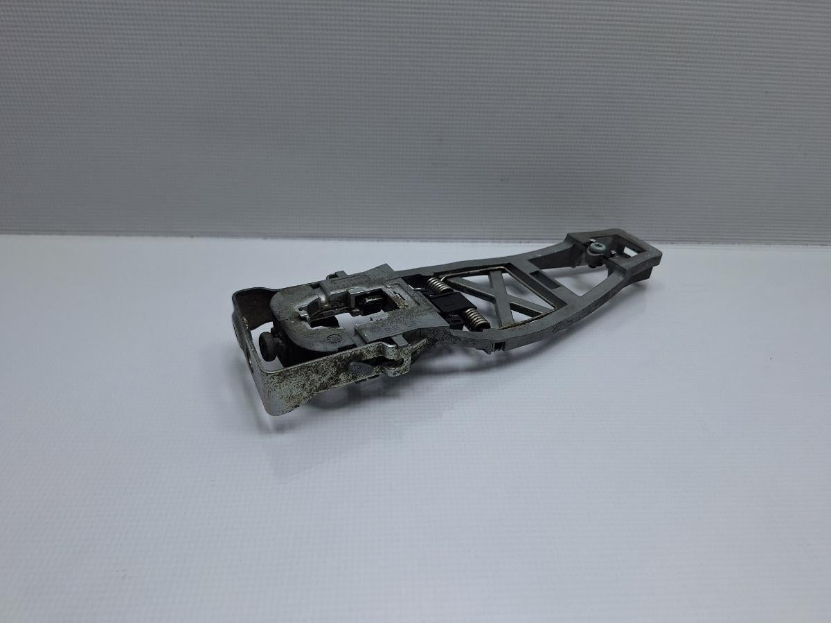 Maner/suport exterior portiera fata stanga fata VOLKSWAGEN TOURAN 1T3 2010 - 2015 TDI CFHC 1T0839885A , 1T0637885BL