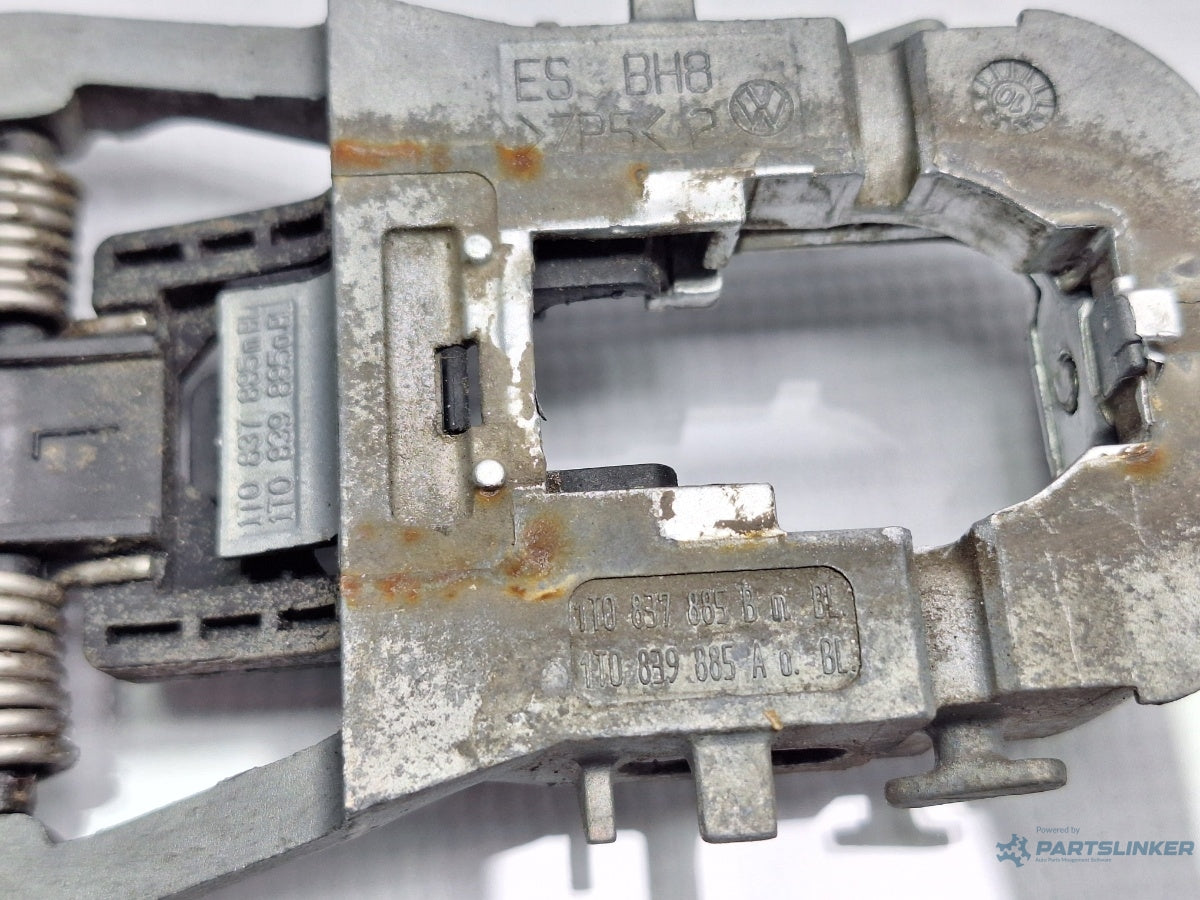 Suport maner exterior stanga VOLKSWAGEN TOURAN 1T3 2010 - 2015 TDI CFHC 1T0637885B , 1T0839885BL