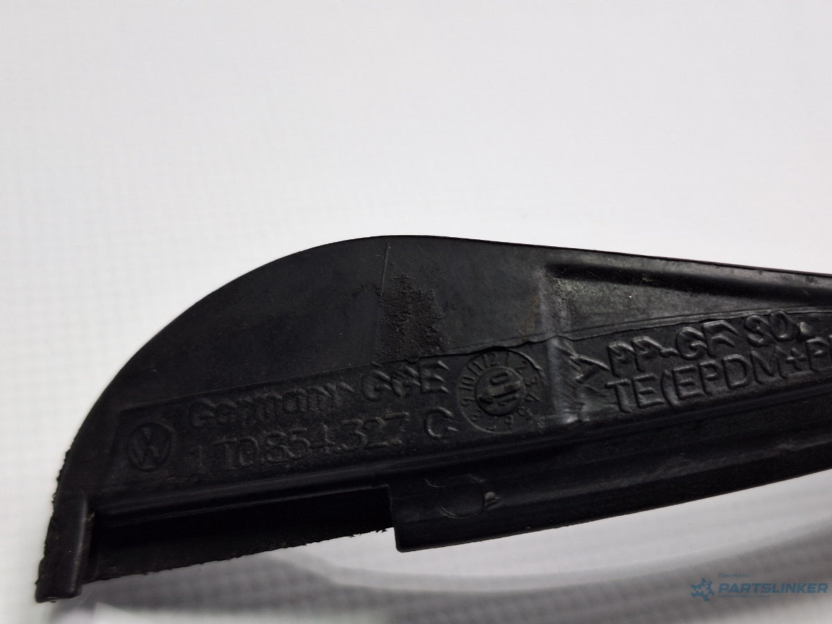 Cheder parbriz stanga VOLKSWAGEN TOURAN 1T3 2010 - 2015 TDI CFHC 1T0854327C