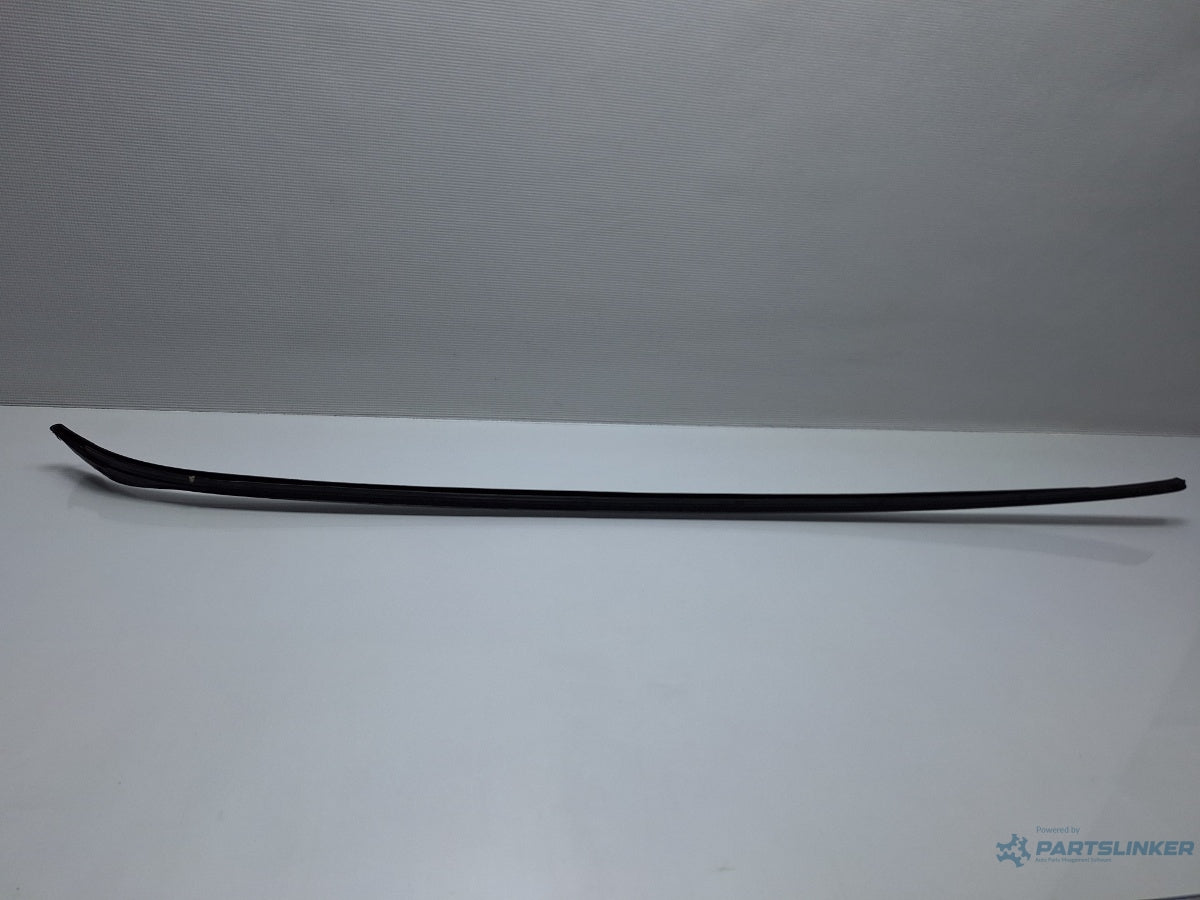 Cheder parbriz dreapta VOLKSWAGEN TOURAN 1T3 2010 - 2015 TDI CFHC 1T0854328C