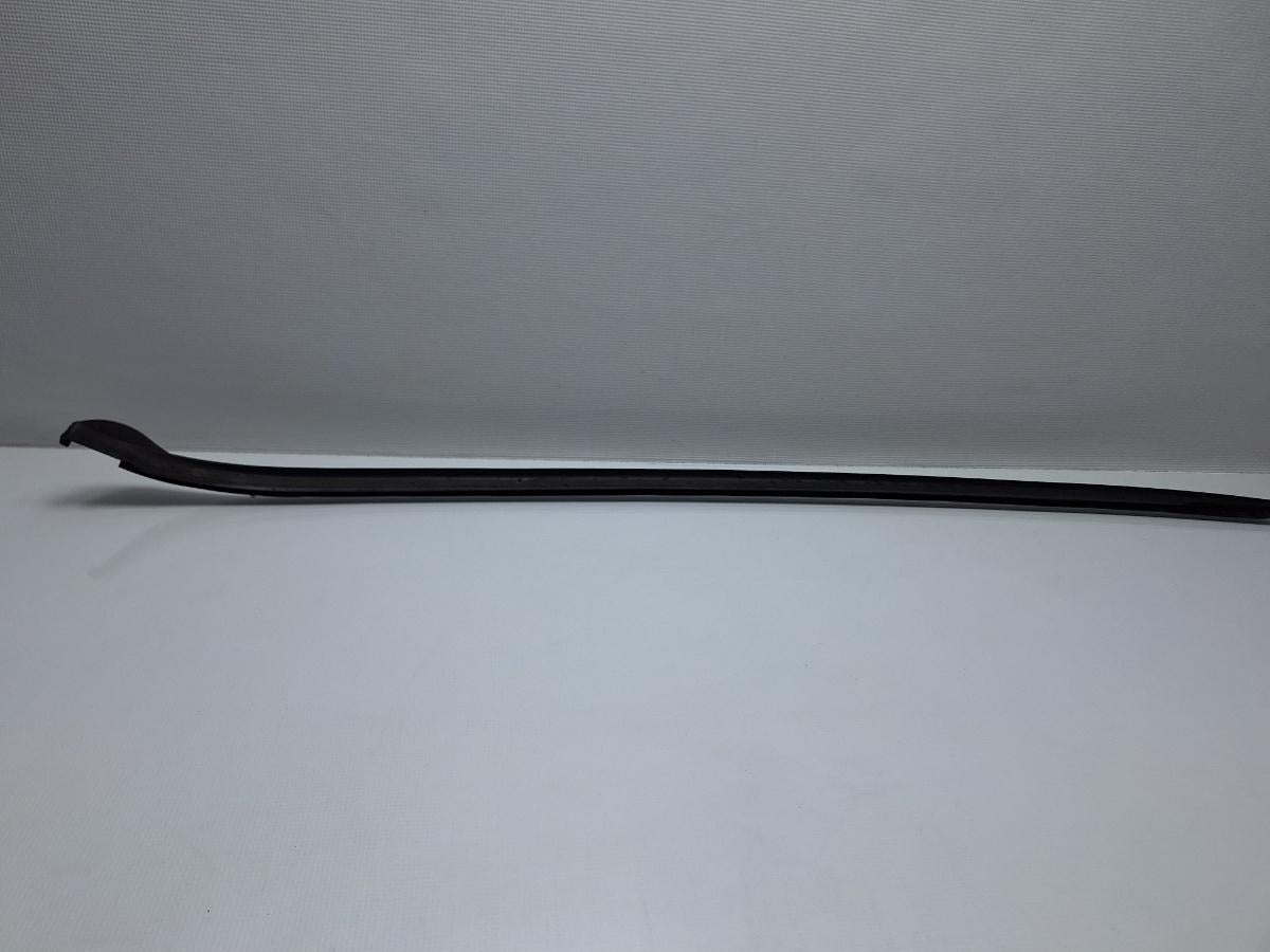 Cheder parbriz dreapta VOLKSWAGEN TOURAN 1T3 2010 - 2015 TDI CFHC 1T0854328C