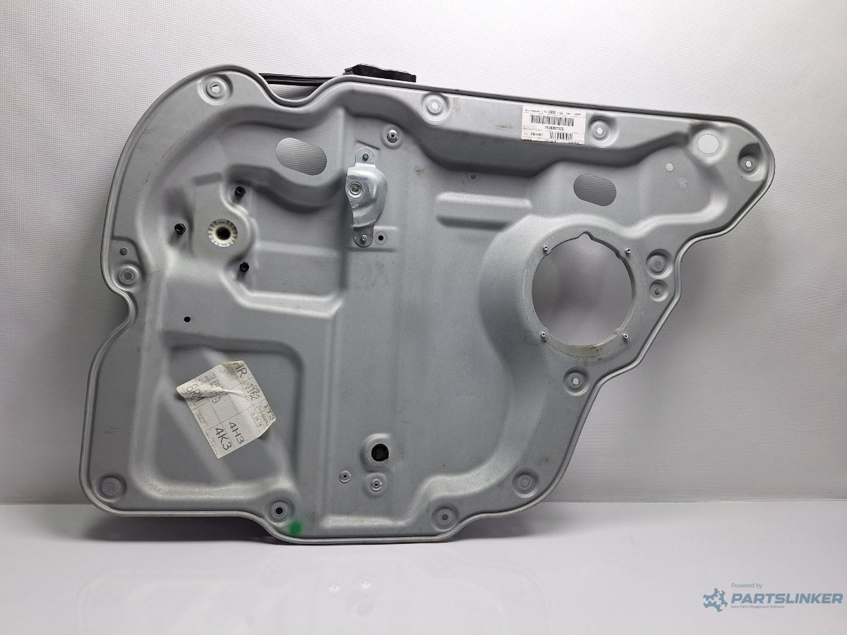 Macara geam dreapta spate VOLKSWAGEN TOURAN 1T3 2010 - 2015 TDI CFHC 1T0839730Q