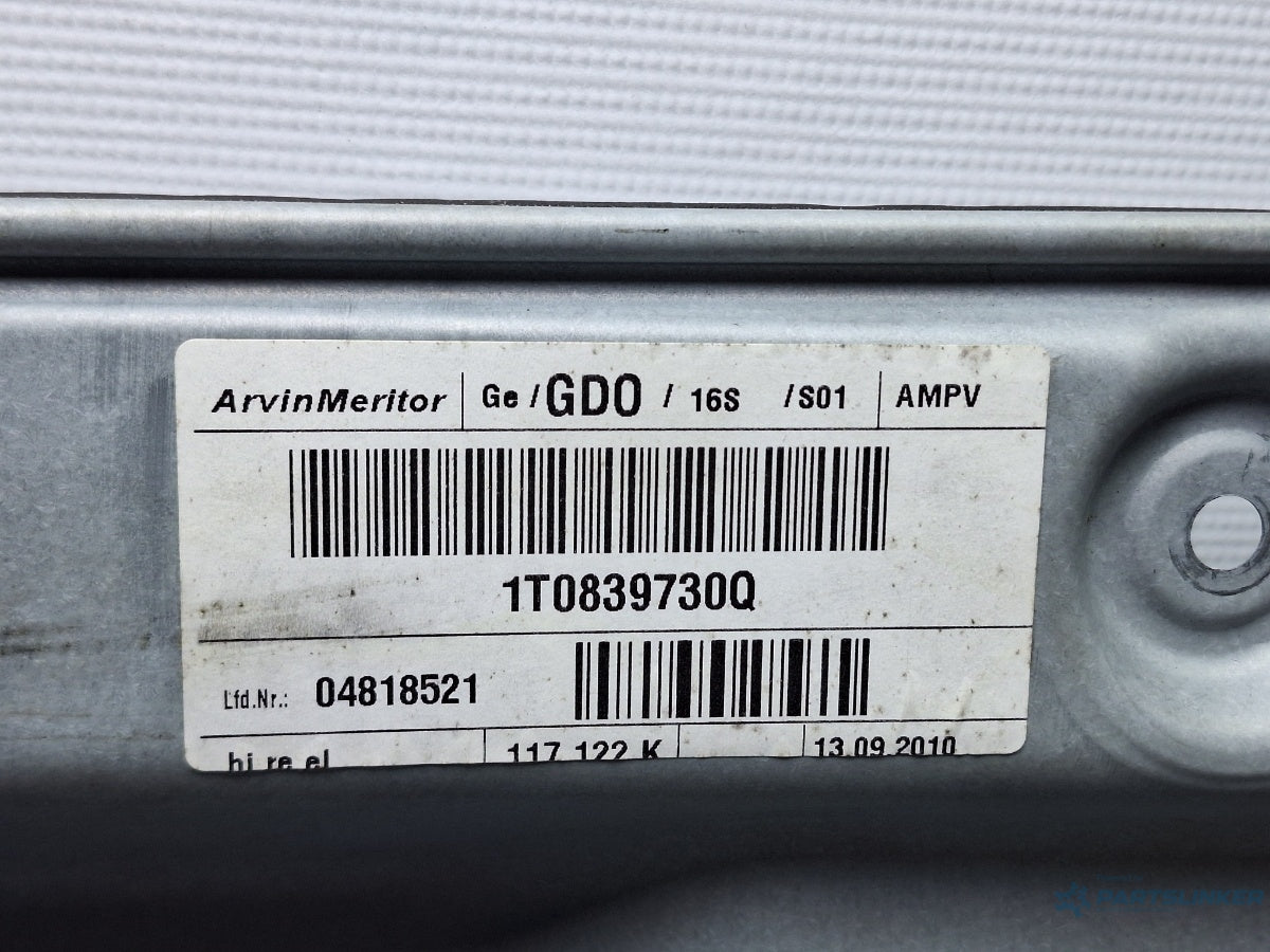 Macara geam dreapta spate VOLKSWAGEN TOURAN 1T3 2010 - 2015 TDI CFHC 1T0839730Q