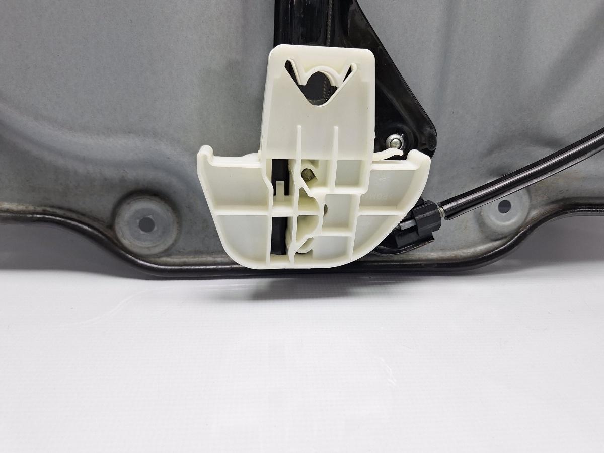 Macara Geam dreapta spate VOLKSWAGEN TOURAN 1T3 2010 - 20152.0 TDI CFHC 1T0839730Q