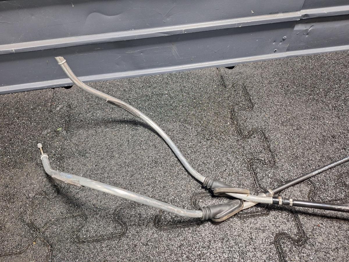 Cabluri frana de mana VOLKSWAGEN TOURAN 1T3 2010 - 2015 TDI CFHC 1T0609721L ,1T0711952B