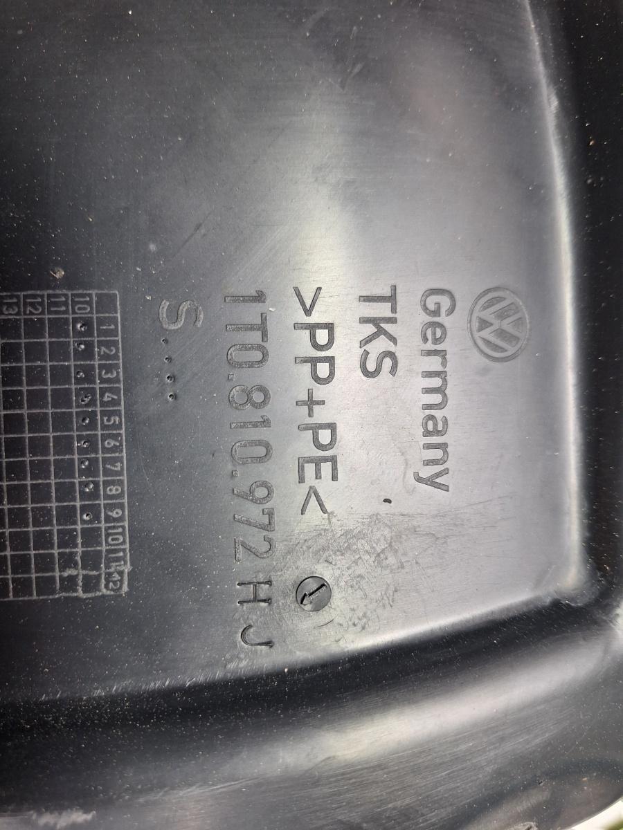 Carenaj dreapta spate VOLKSWAGEN TOURAN 1T3 2010 - 2015 TDI CFHC 1T0810972J