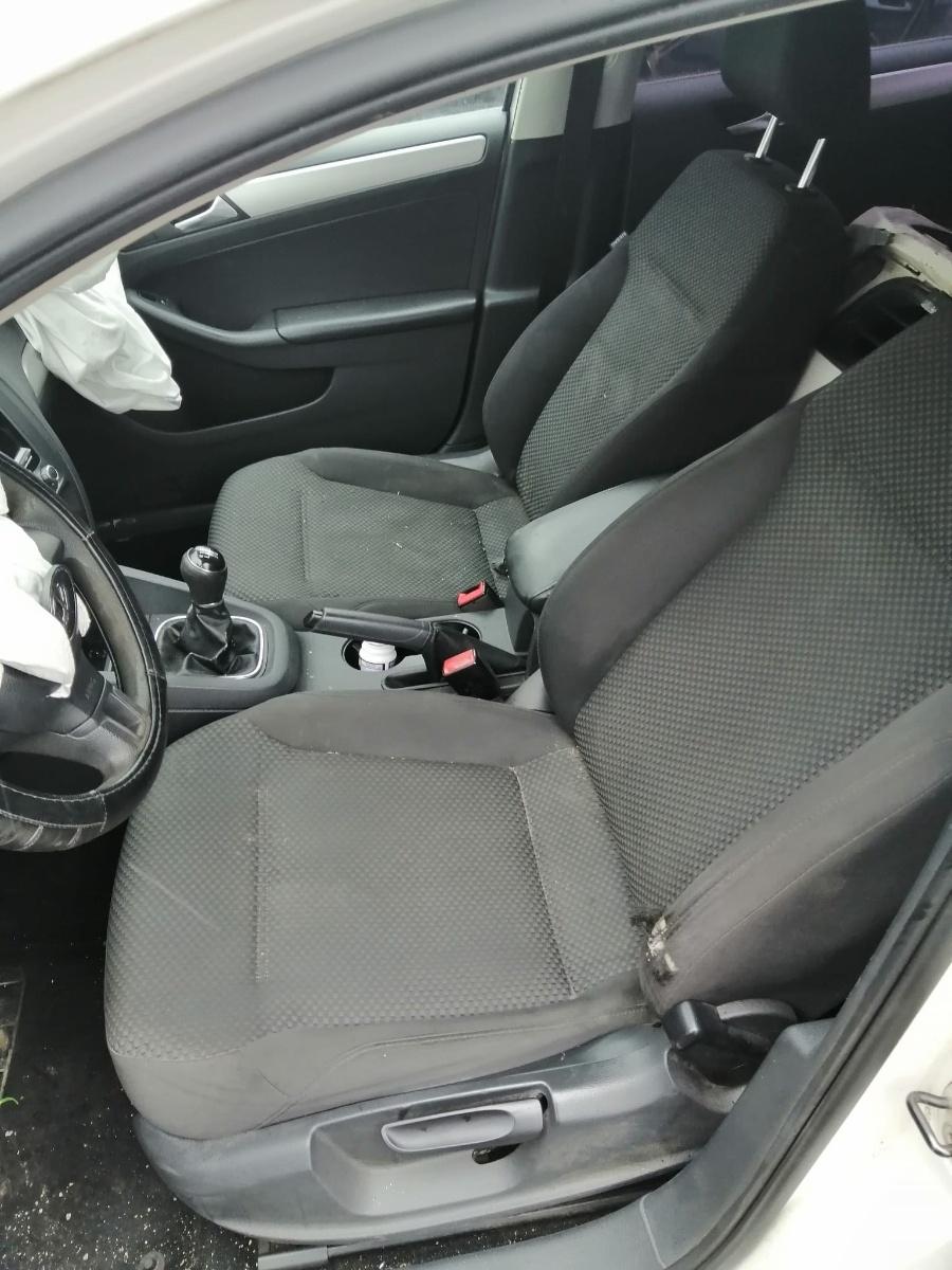 VOLKSWAGEN JETTA IV 162 2009 - 2015  1.6 TDI CAYC 77KW|105HP