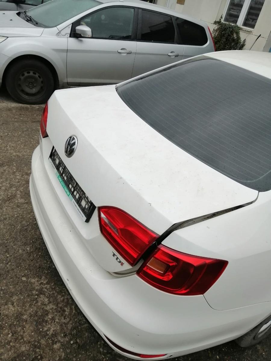 Bara spate spoiler VOLKSWAGEN JETTA IV 162 2010 - 2015 , alb LB9A