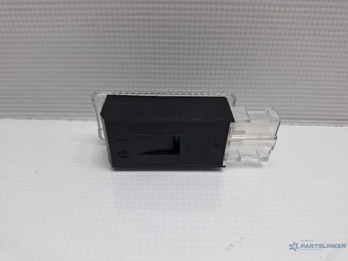 Lampa ilumina ambientala VOLKSWAGEN PASSAT Variant 3G5 2014 - > TDI CRLB, DBGA, DFGA 5G0947409