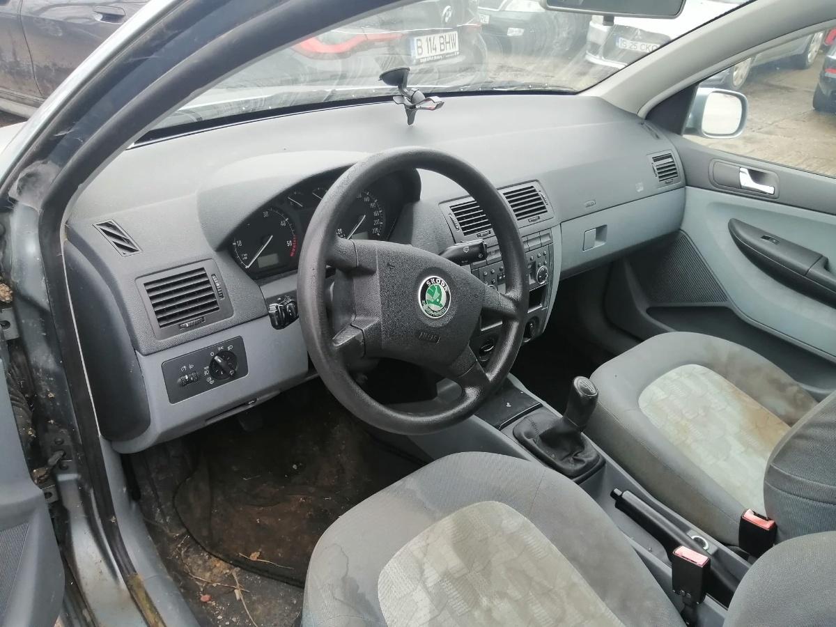 Dezmembrez SKODA FABIA Saloon 6Y3 2002 1.9 TDI ATD 74KW|100HP