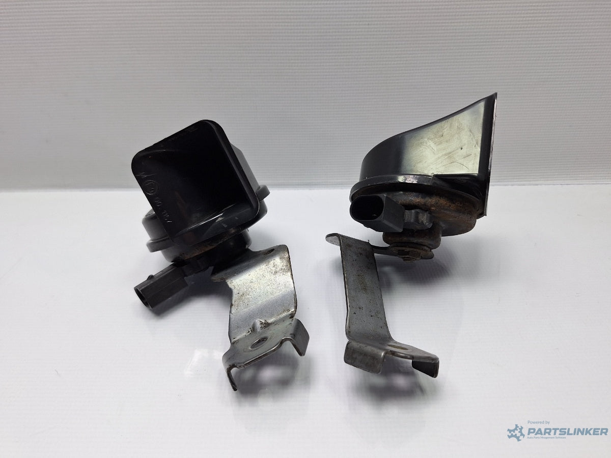 Claxoane VOLKSWAGEN GOLF V 1K1 2003 - 2009 TDI BKC, BLS, BXE 1K0951221B , 1K0951223D