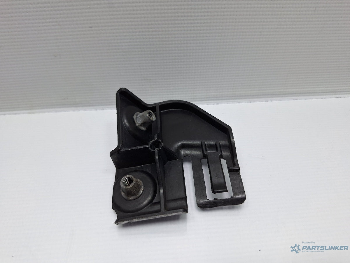 Suport far dreapta VOLKSWAGEN PASSAT CC 357 2008 - 2012 TDI CBAB, CFFB 3C8805300A