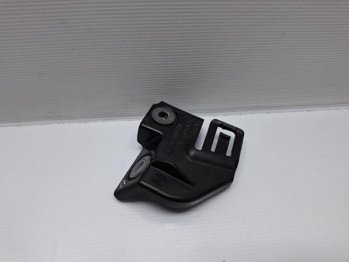 Suport de montare faruri dreapta VOLKSWAGEN PASSAT CC 357 2008 - 2012 TDI CBAB, CFFB 3C8805300A