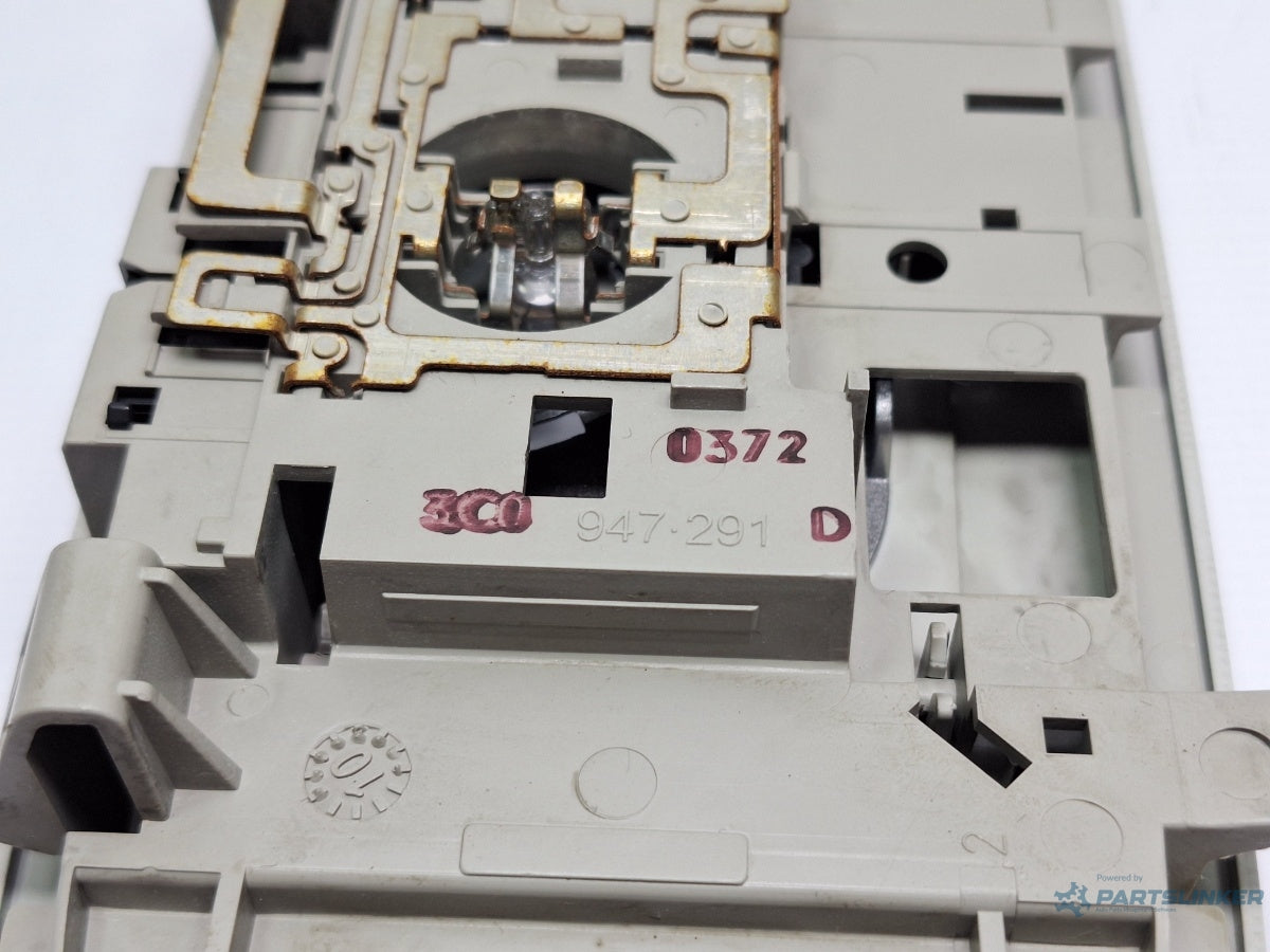 Plafoniera lumini VOLKSWAGEN PASSAT Variant 3C5 2005 - 2011 TDI CAYC 3C0947291D