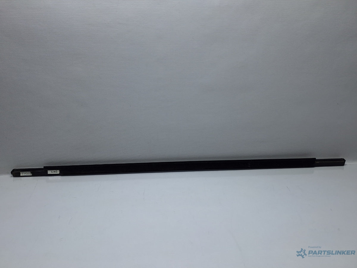 Perie geam usa dreapta spate VOLKSWAGEN PASSAT Variant 3C5 2005 - 2011 TDI CAYC 3C9839476B