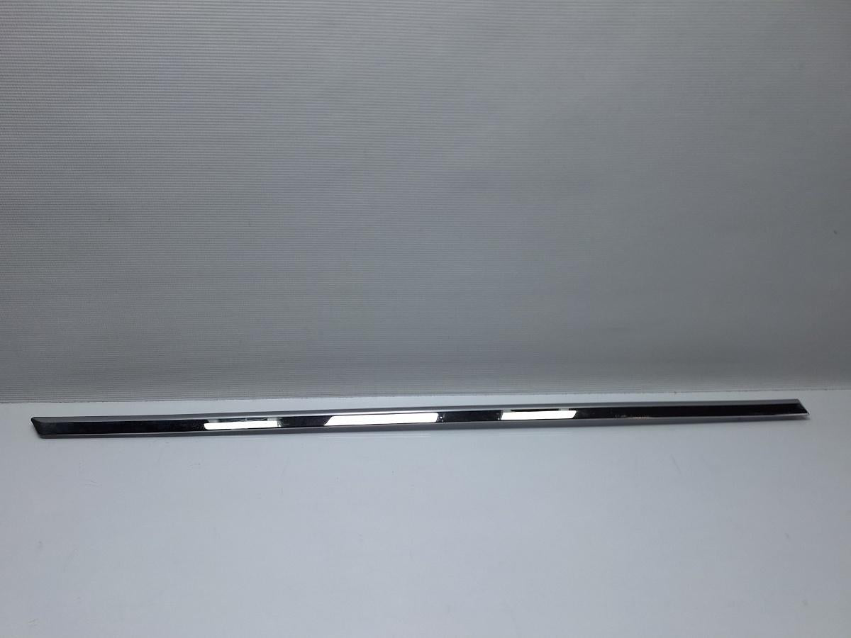 Bandou crom usa dreapta spate VOLKSWAGEN PASSAT Variant 3C5 2005 - 2011 TDI CAYC 3C0853754C