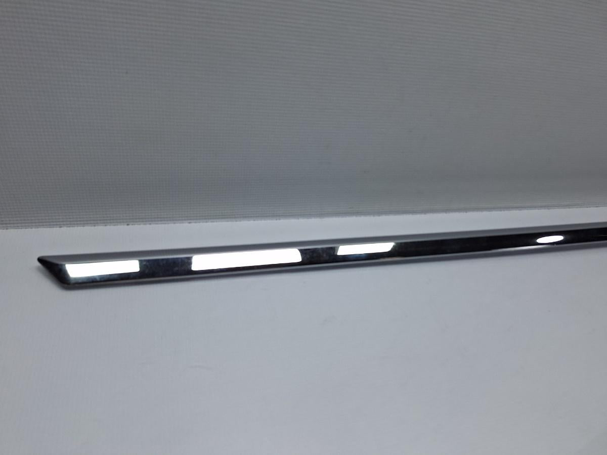 Bandou crom usa dreapta spate VOLKSWAGEN PASSAT Variant 3C5 2005 - 2011 TDI CAYC 3C0853754C