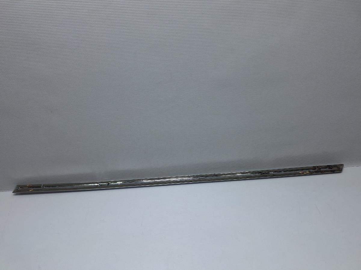 Bandou crom usa dreapta spate VOLKSWAGEN PASSAT Variant 3C5 2005 - 2011 TDI CAYC 3C0853754C