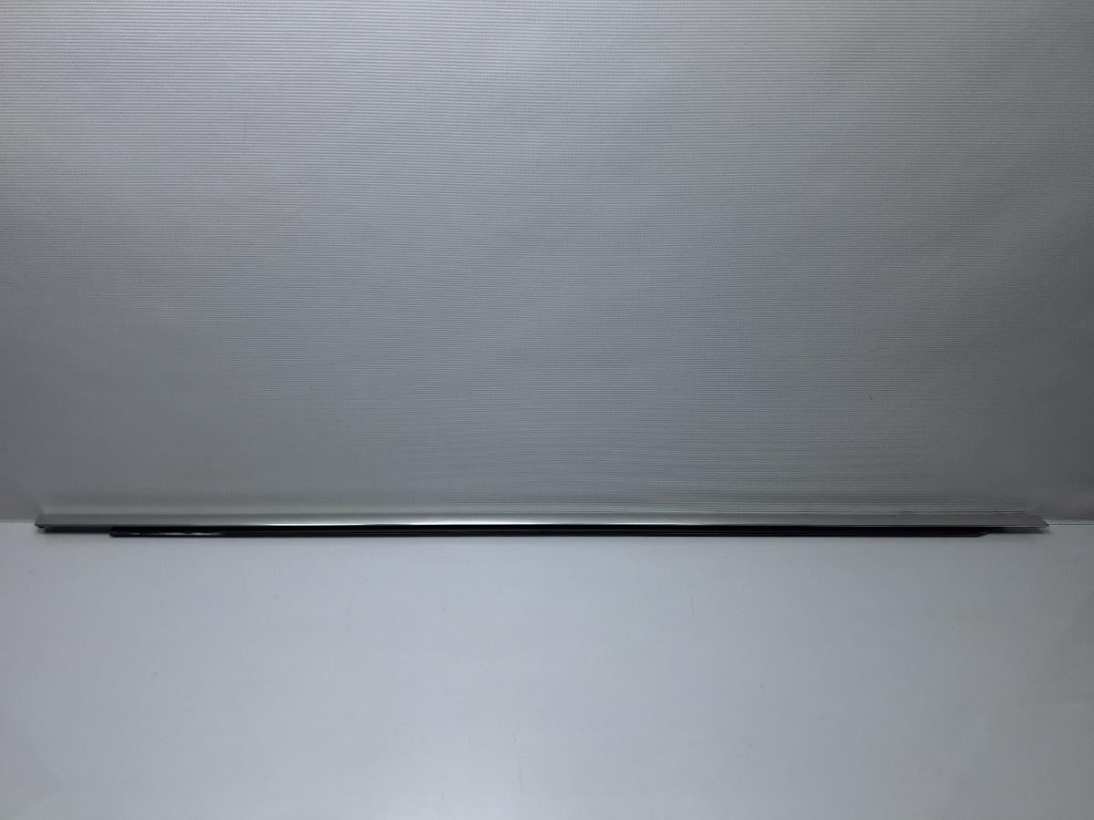 Perie geam usa dreapta fata VOLKSWAGEN PASSAT Variant 3C5 2005 - 2011 TDI CAYC 3C4837476B