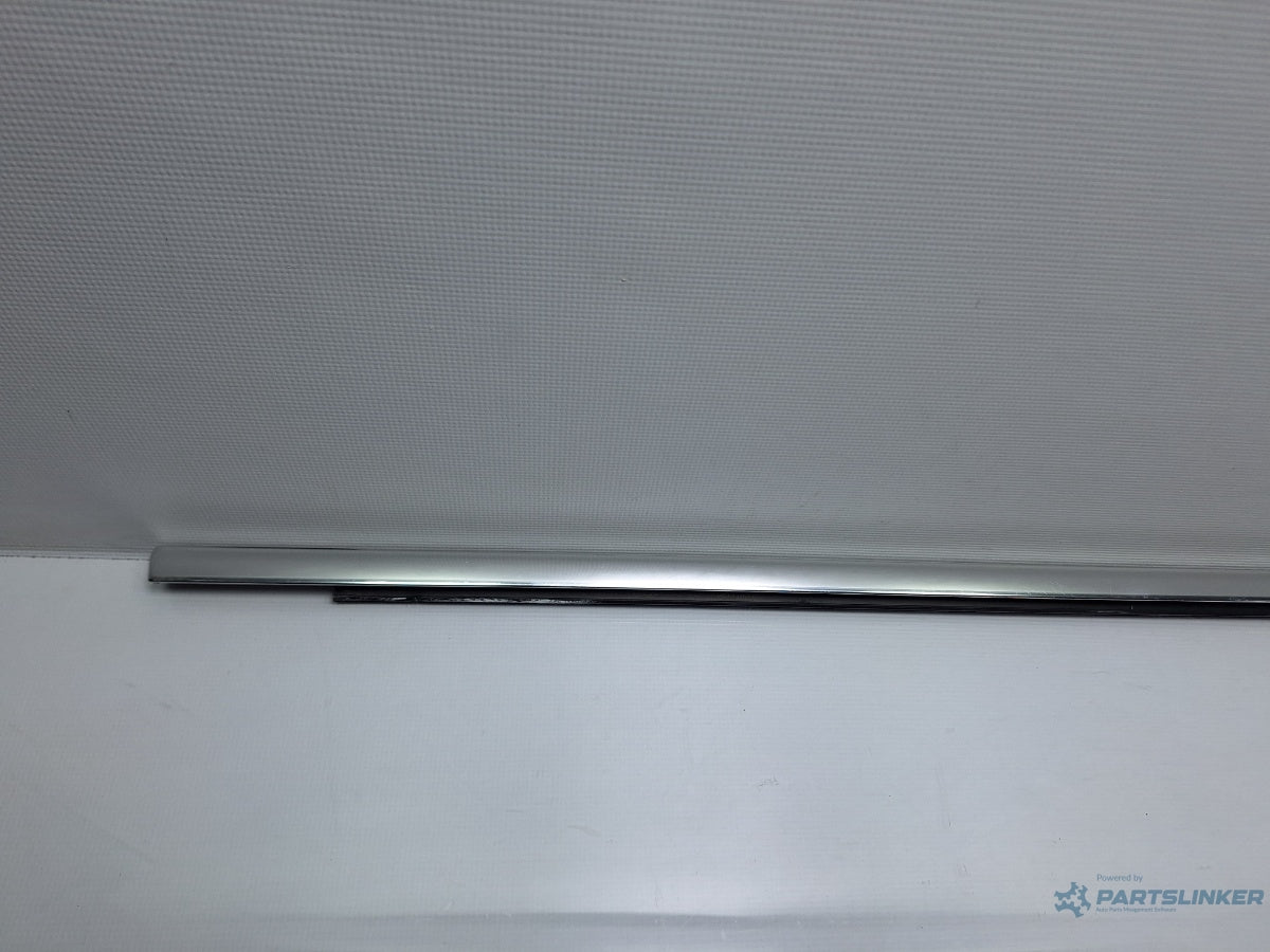 Perie geam usa dreapta fata VOLKSWAGEN PASSAT Variant 3C5 2005 - 2011 TDI CAYC 3C4837476B