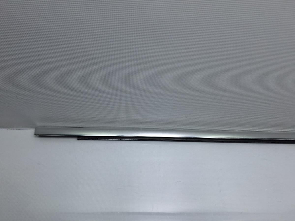 Perie geam usa dreapta fata VOLKSWAGEN PASSAT Variant 3C5 2005 - 2011 TDI CAYC 3C4837476B