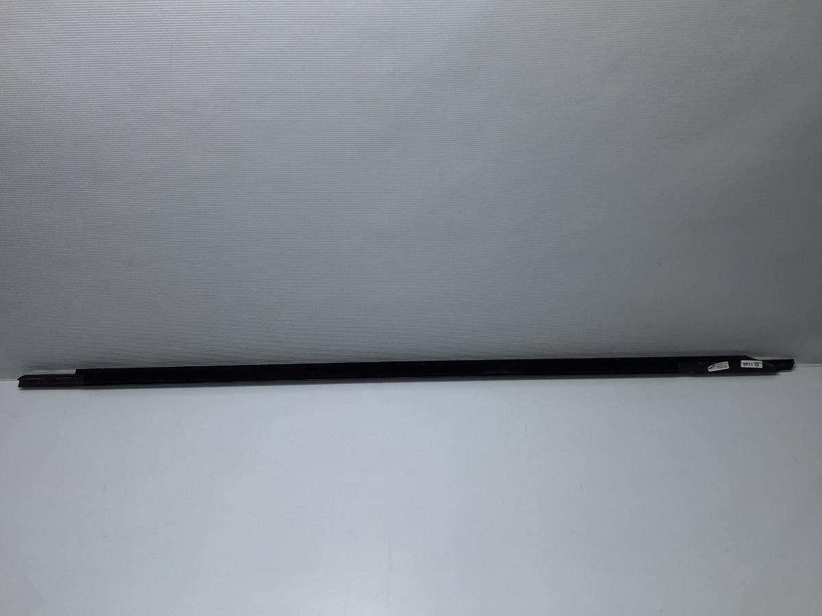 Perie geam usa dreapta fata VOLKSWAGEN PASSAT Variant 3C5 2005 - 2011 TDI CAYC 3C4837476B