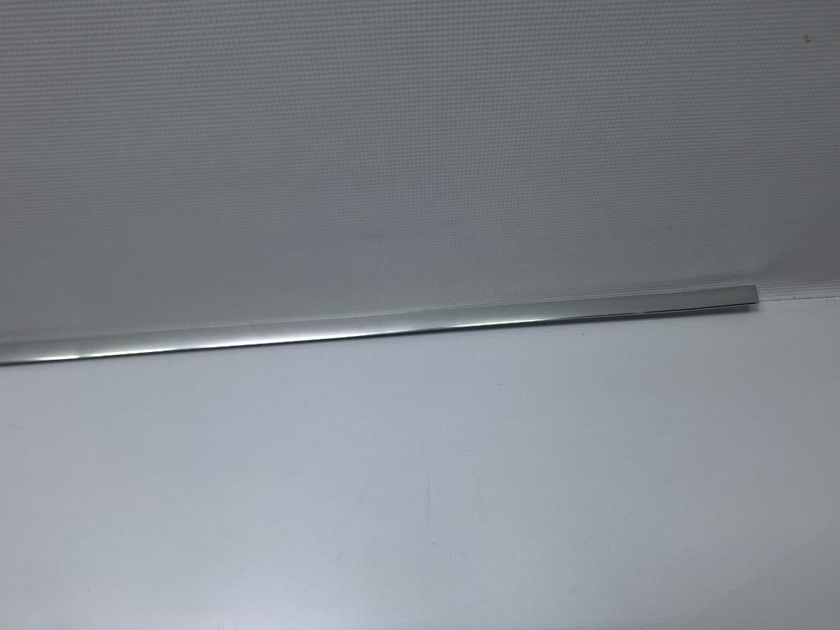 Ornament crom geam fix lateral dreapta spate VOLKSWAGEN PASSAT Variant 3C5 2005 - 2011 TDI CAYC 3C9853346