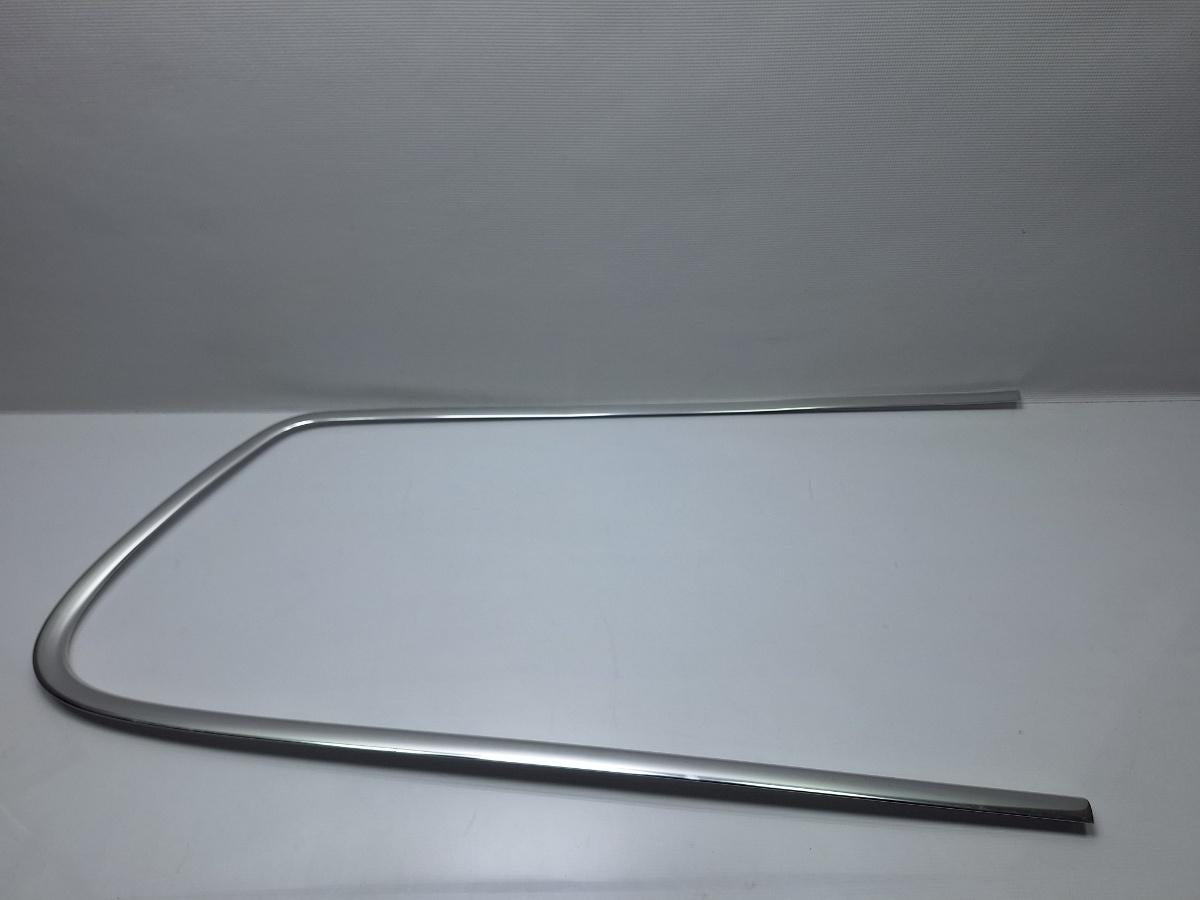 Ornament crom geam fix lateral dreapta spate VOLKSWAGEN PASSAT Variant 3C5 2005 - 2011 TDI CAYC 3C9853346
