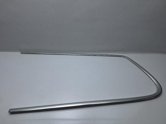 Ornament crom geam fix lateral stanga spate VOLKSWAGEN PASSAT Variant 3C5 2005 - 2011 TDI CAYC 3C9953345