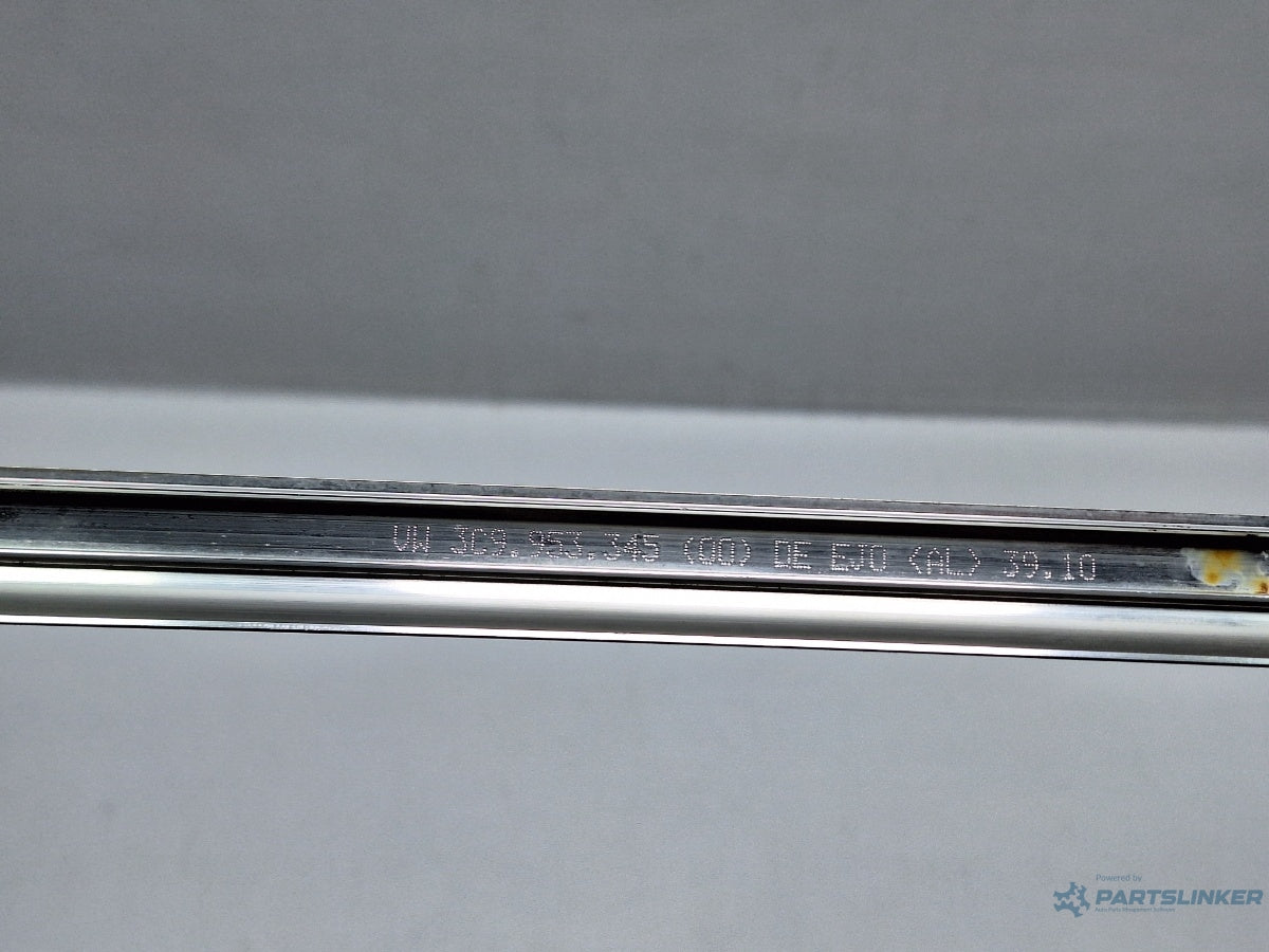 Ornament crom geam fix lateral stanga spate VOLKSWAGEN PASSAT Variant 3C5 2005 - 2011 TDI CAYC 3C9953345