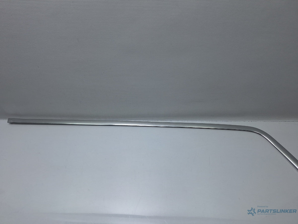 Ornament crom geam fix lateral stanga spate VOLKSWAGEN PASSAT Variant 3C5 2005 - 2011 TDI CAYC 3C9953345