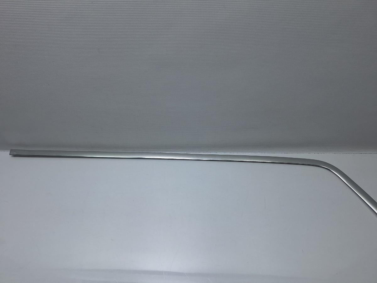 Ornament crom geam fix lateral stanga spate VOLKSWAGEN PASSAT Variant 3C5 2005 - 2011 TDI CAYC 3C9953345