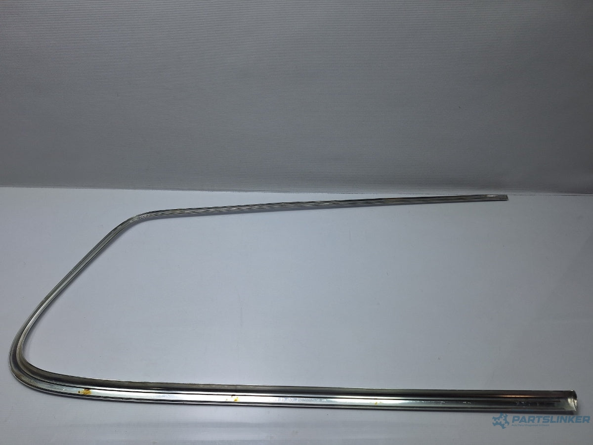 Ornament crom geam fix lateral stanga spate VOLKSWAGEN PASSAT Variant 3C5 2005 - 2011 TDI CAYC 3C9953345