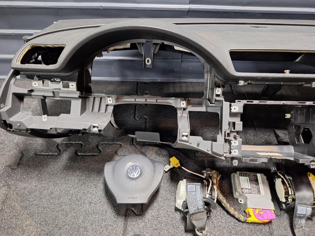 Kit plansa bord  VOLKSWAGEN PASSAT B6  2010 - 2011 TDI CAYC 3C1857004AM , 3C8880201K